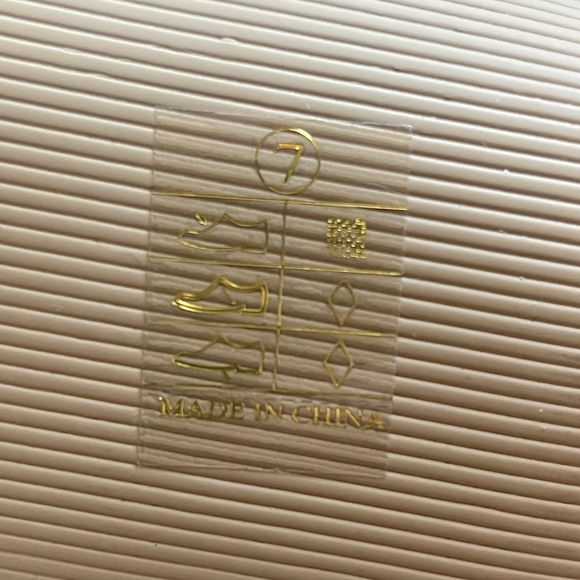 Heels - Picture 7 of 8